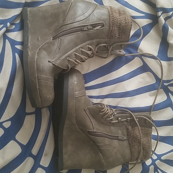 Wedge booties - Picture 2 of 3